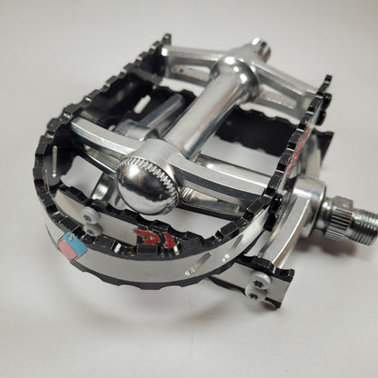AKIRA BICYCLE PEDALS