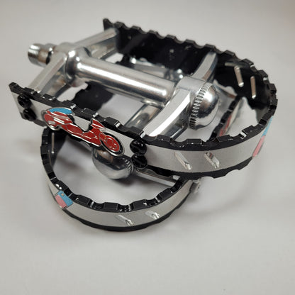 AKIRA BICYCLE PEDALS