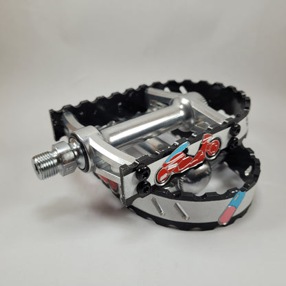 AKIRA BICYCLE PEDALS