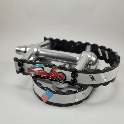 AKIRA BICYCLE PEDALS